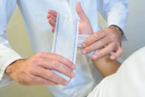 Noções de Primeiros Socorros à Vítima de Queimaduras